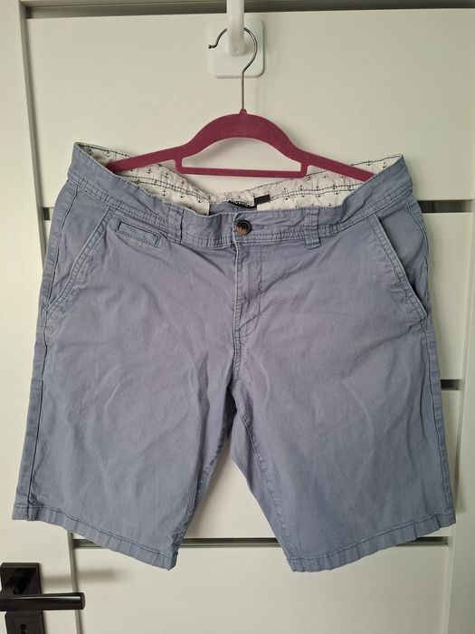 Krotkie spodenki meskie L