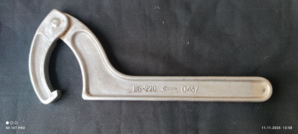 Ключ серповидный шарнирный для круглых шлицевых гаек 115-220