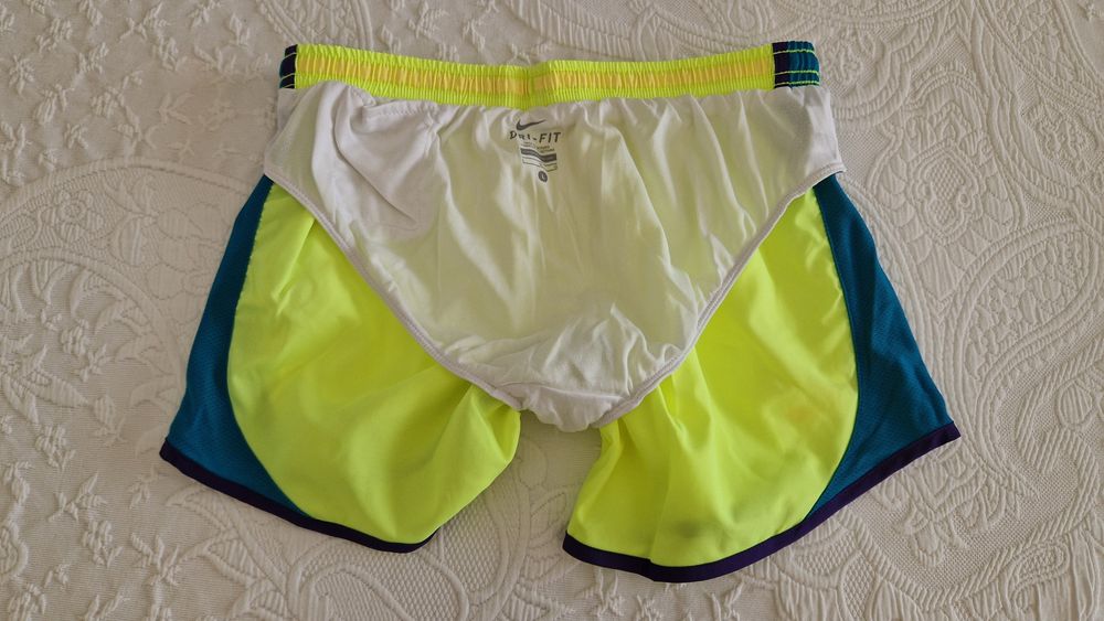 Calções Nike, Dri-Fit tamanho L, amarelo e verde