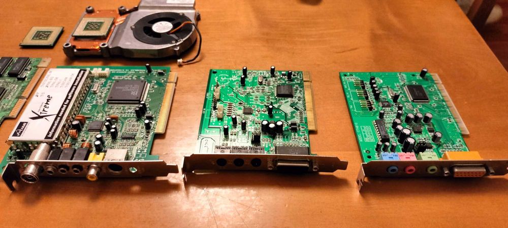 Various PC Boards64729417038979122