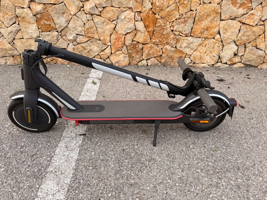 Xiaomi Mi Electric Scooter 1S  (apenas 106km) + Mala + Acessórios