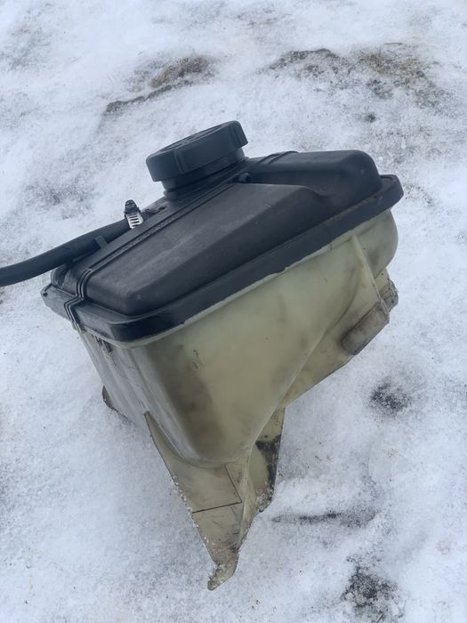 Бачок антифризу до бмв Е