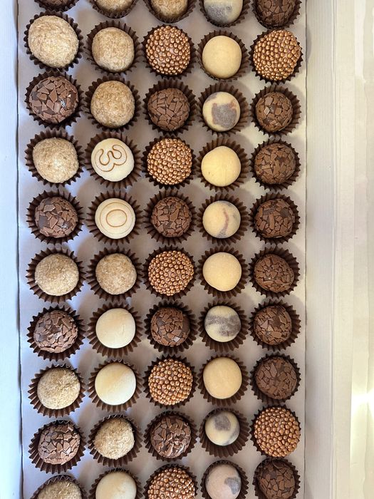 Doces personalizados - Brigadeiros e mini cale donuts