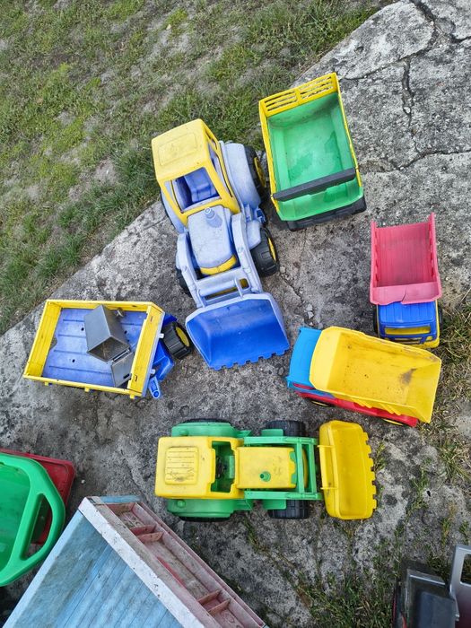 Zabawki do piaskownicy auta traktory betoniarka śmieciarka Wader