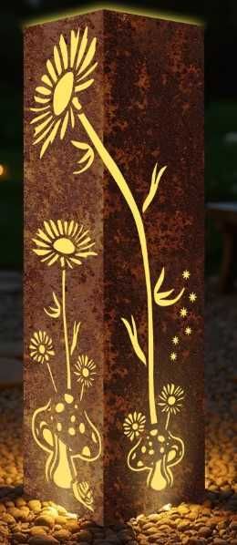 Lampa Ogrodowa z podświetleniem solarnym ambient. Żelazna ozdoba.