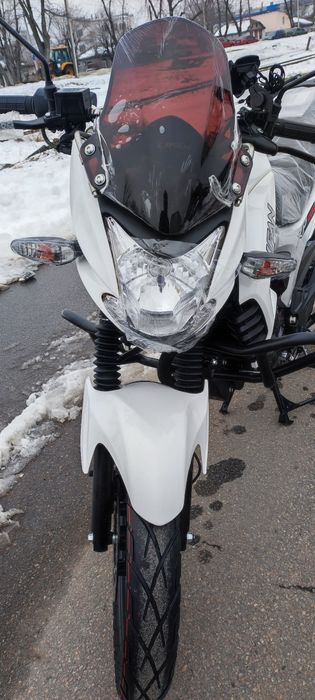 Мотоцикл Lifan KP200 (Lifan Irokez)Лифан Ирокез червоний, жовтий, чорн