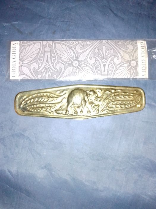 Marcador de livros de latão lavrado