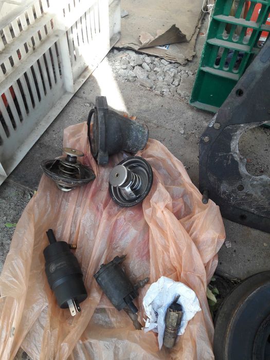 Продам запчасти даф 400