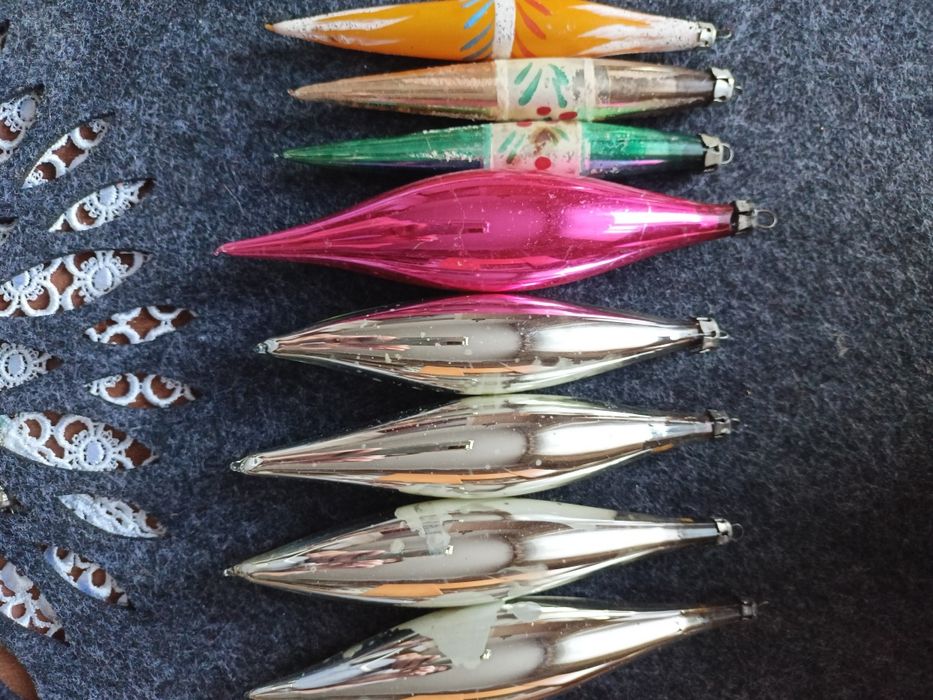 Bombki choinkowe z czasów PRL-u.