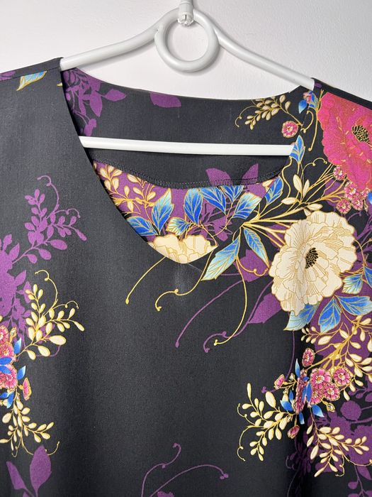 kwiatowa sukienka z długim rękawem i falbaną Tatuum L 40