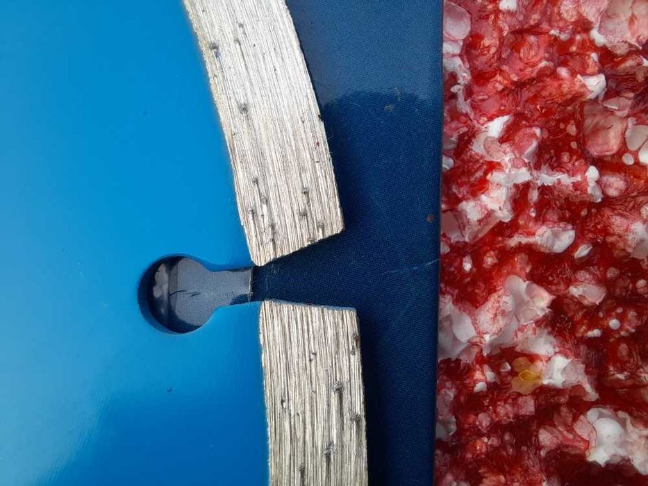 Диск алмазный пыльный по бетону Hoegert- на 230 мм. Сегментированный