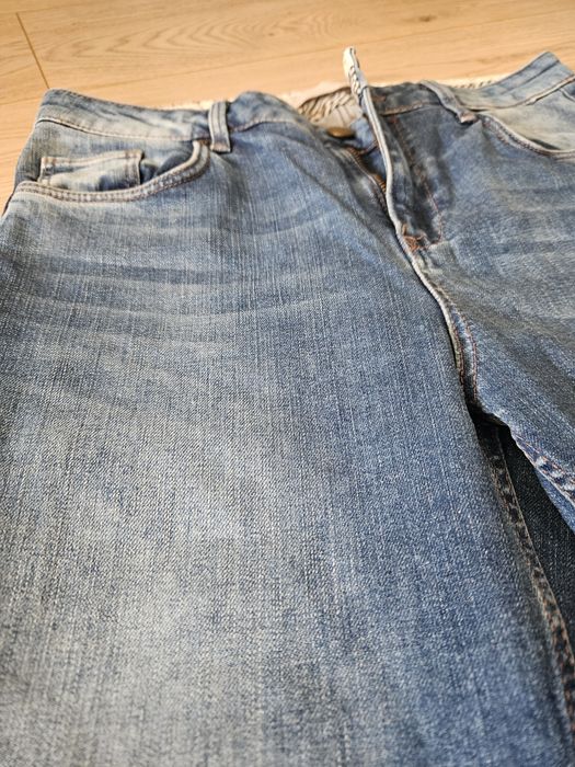 Spodnie Jeans   z dziurami