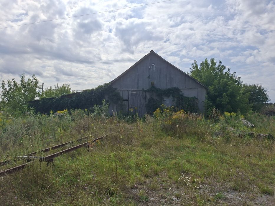 Продаються виробниці (комерційні) приміщення