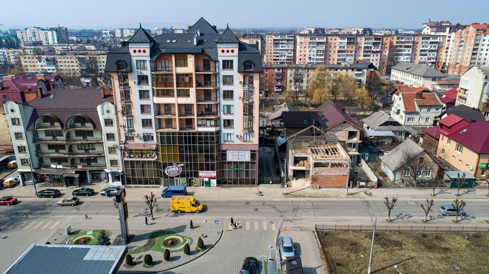 Продаю комерційне приміщення вул.Бандери