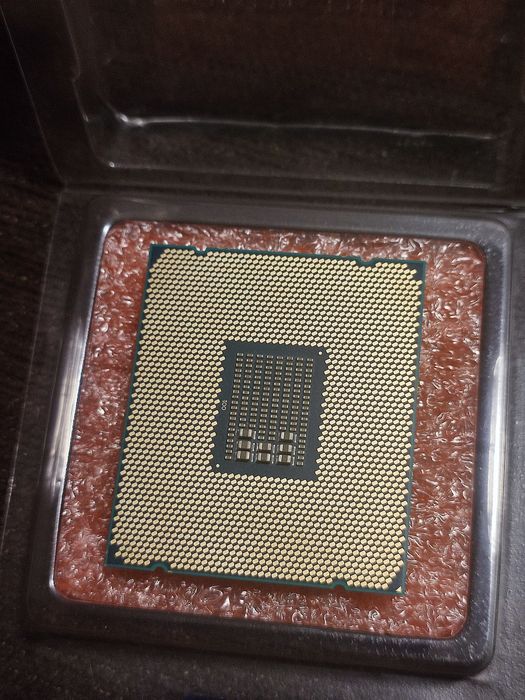 Processor intel core i7 6850K 3.60GHZ 
W dobrym stanie