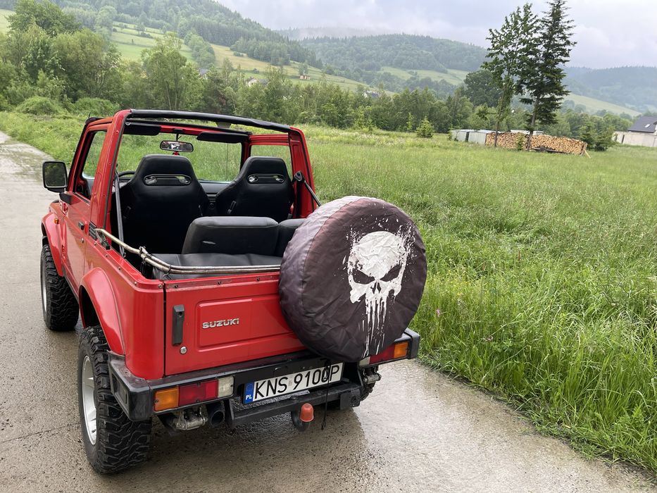 Suzuki samurai , doinwestowany