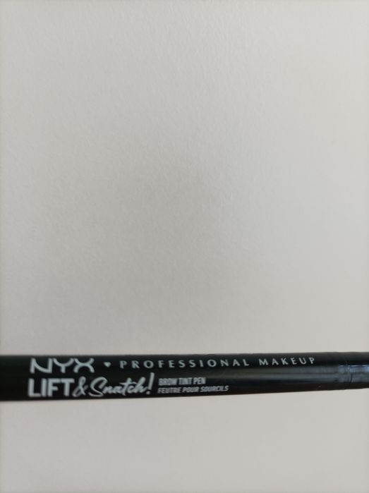 Nyx pisak do brwi odcień ash brown