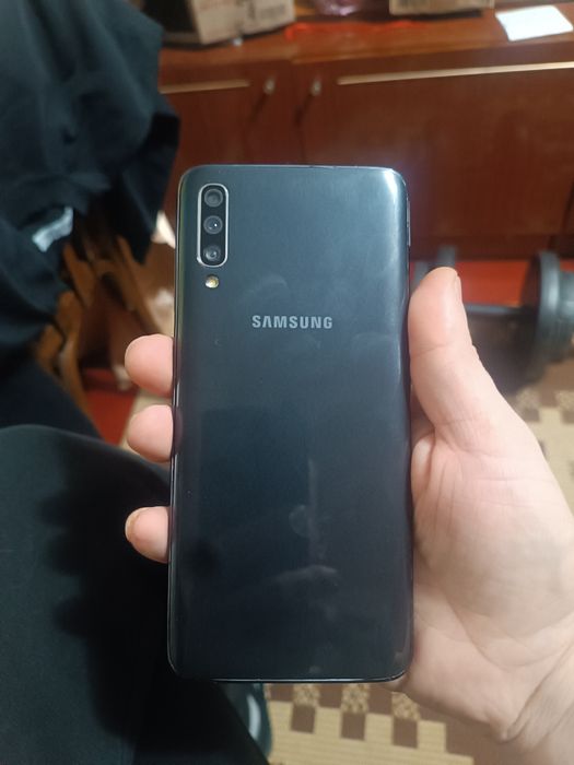 Продам самсунг а70
