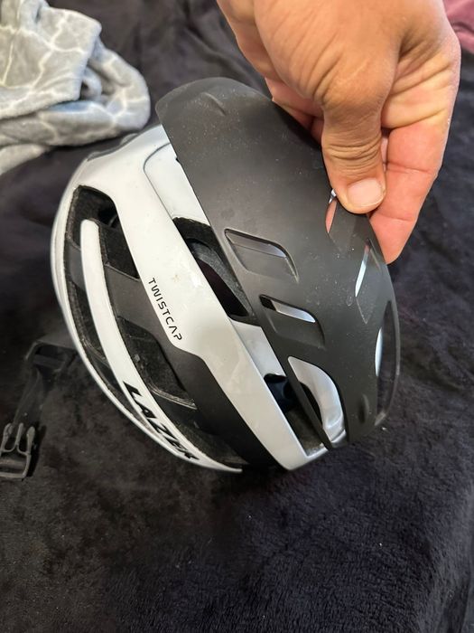 Capacetes de Ciclismo Scott Team DSM ..Giro  e Lazer Century  twistcap