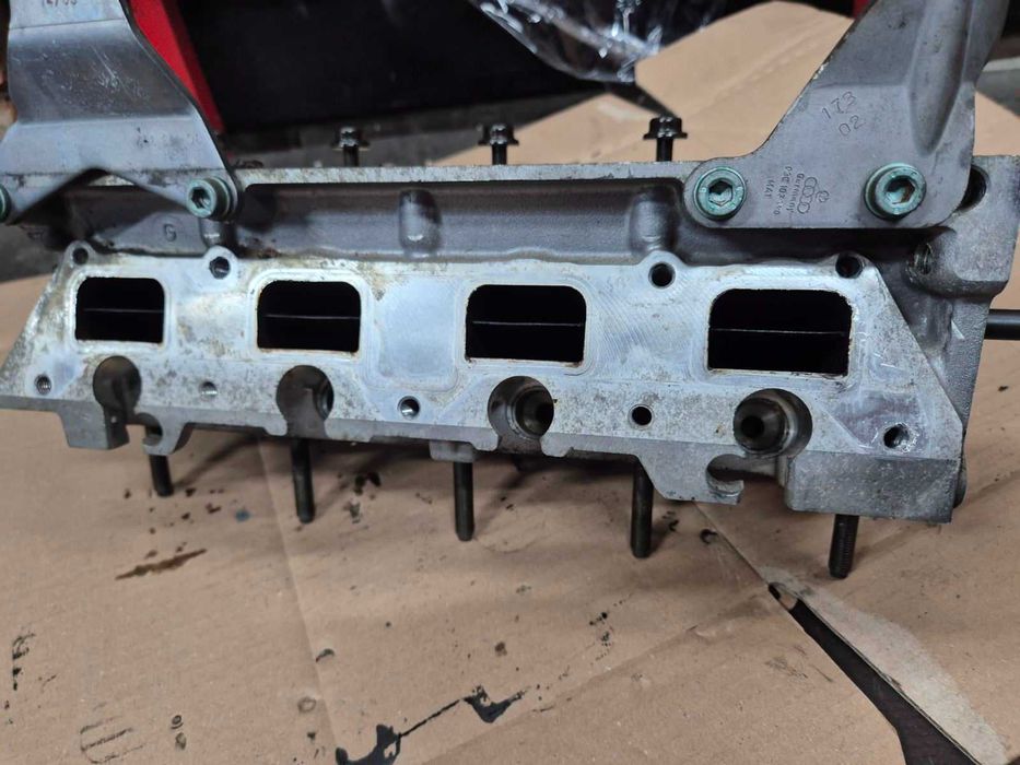 Головка vw golf v jetta touran octavia ii leon ii 1.4 fsi 03c103358g