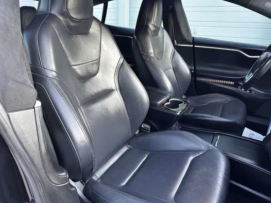 Tesla Model S P100D      2016