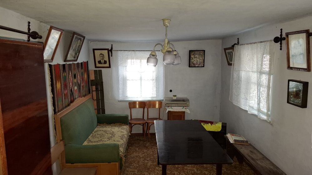 Хата в с.Комарівці будинок