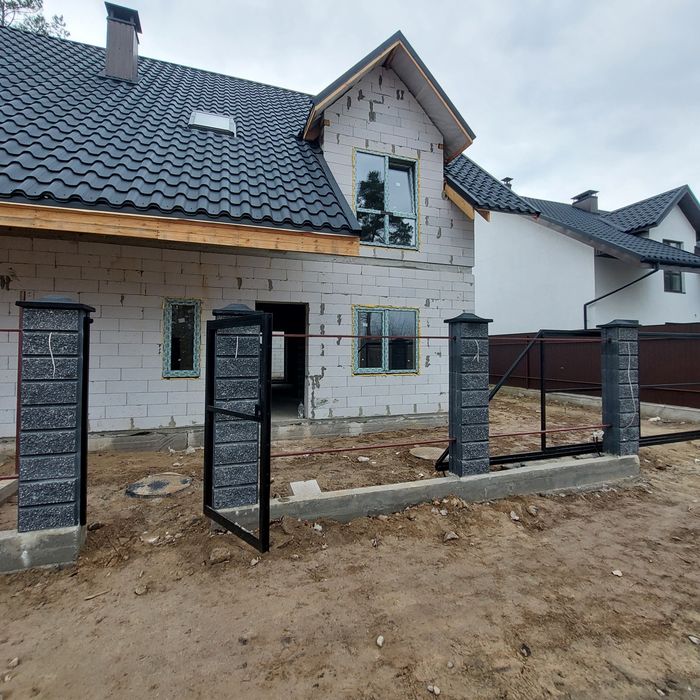 Продам без комісіїї дуплекс в районі Радіостанції!