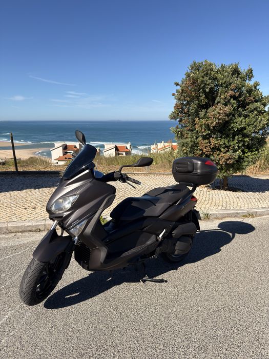Yamaha XMAX 125 ABS | Top Case Yamaha + Para-brisa GIVI