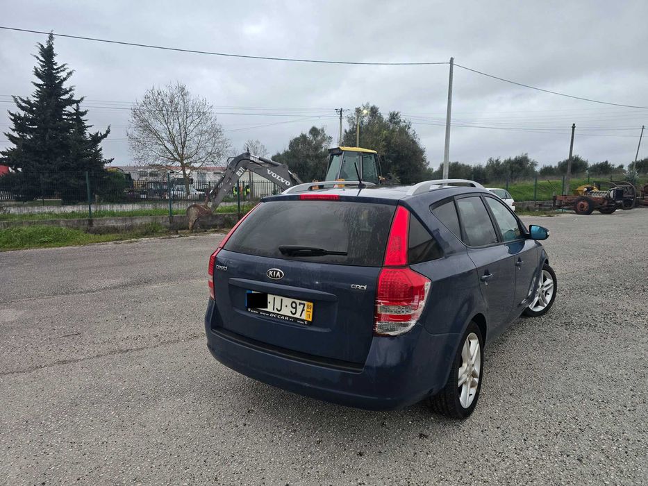 Kia Ceed 1.6 CRDi em bom estado