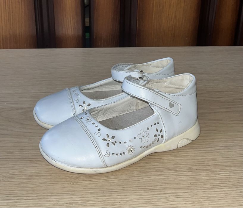 Белые нарядные святкові туфлі для девочки, 25 размер (16 см)