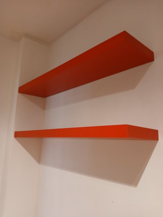 Prateleira Ikea vermelha