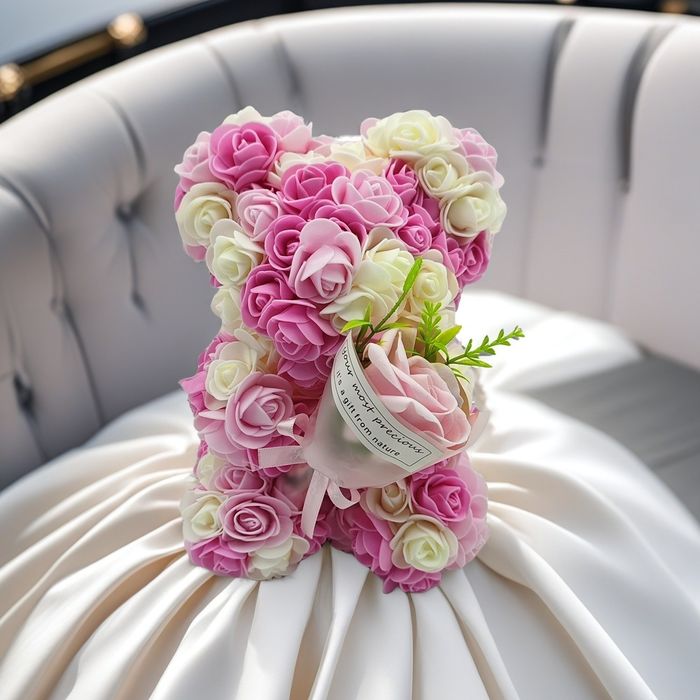 Медведик з троянд подарунок для дівчини