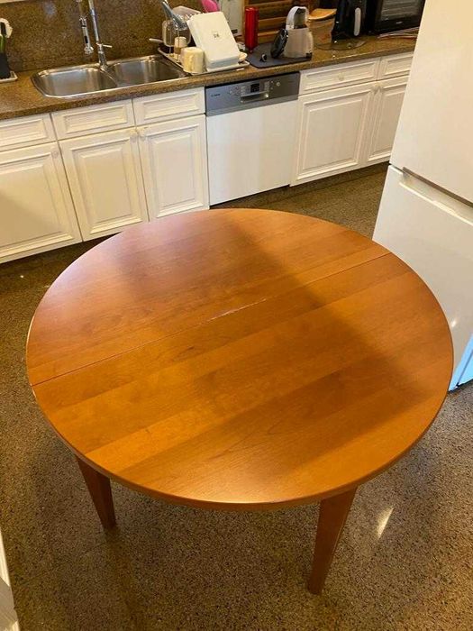 Mesa extensível de madeira