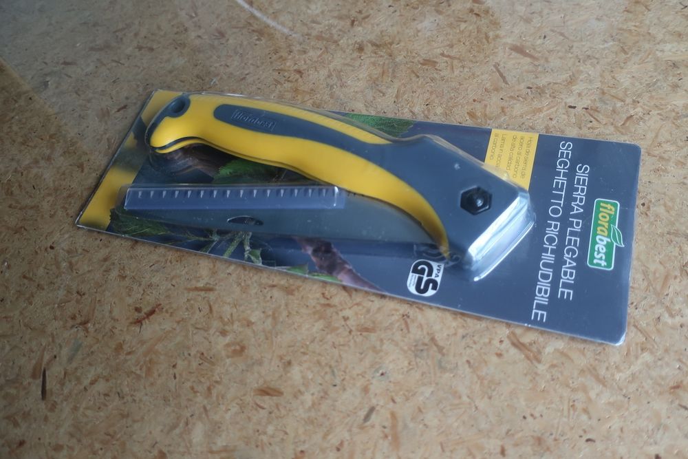 (Novo a estrear) Florabest Serra dobrável para poda