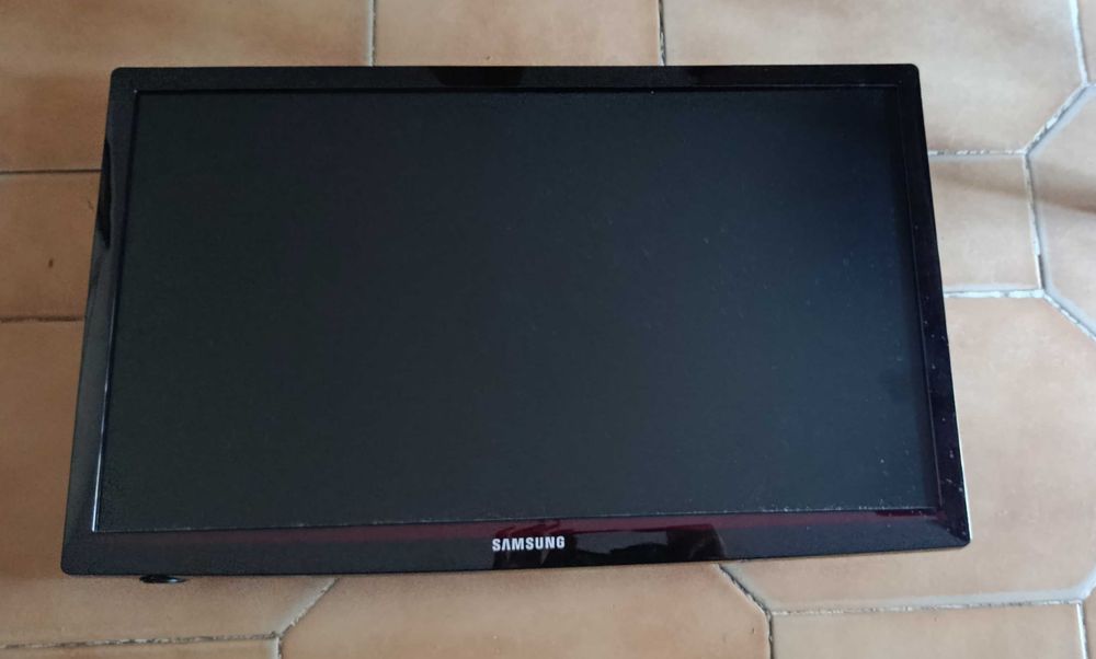 Televisão Samsung LED 22" Full HD – Modelo UE22ES5000