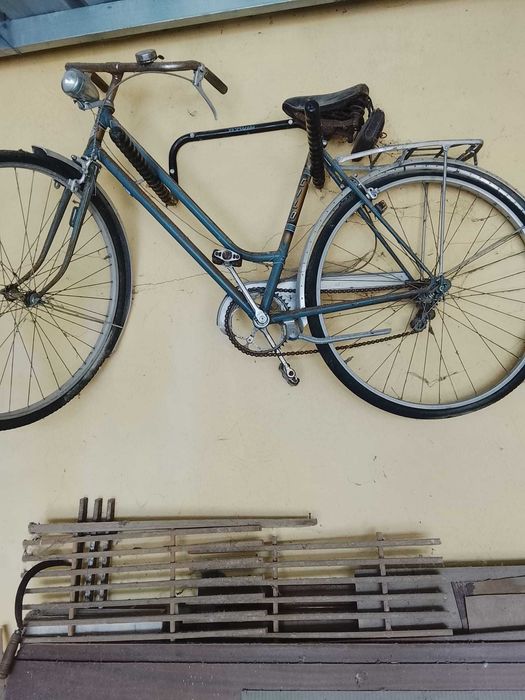 bicicleta pedaleira antiga