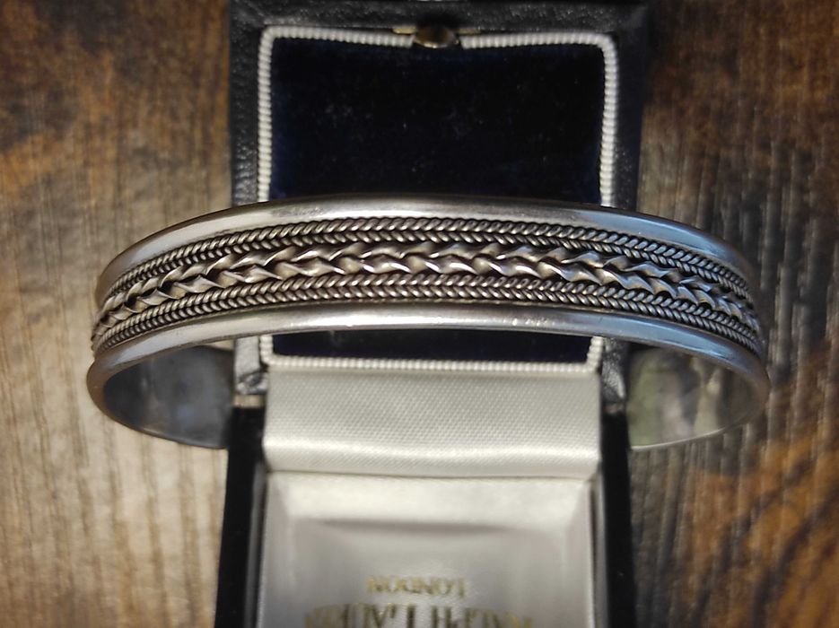 Pulseira em prata peça de requinte