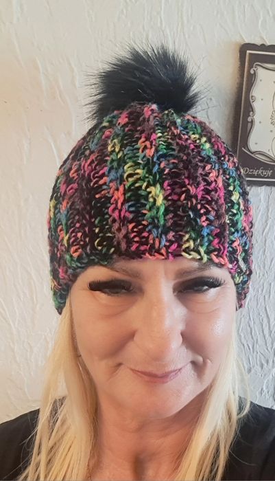 Czapka damska kolorowa wełna z akrylem