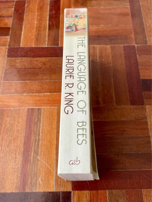 Livro: "The Language of Bees", de Laurie R. King