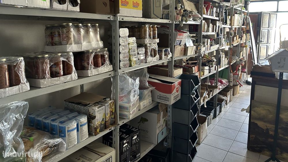 Espaço Comercial Para Venda   Na Vila De Gonçalo - Uma Oportunidade Ún