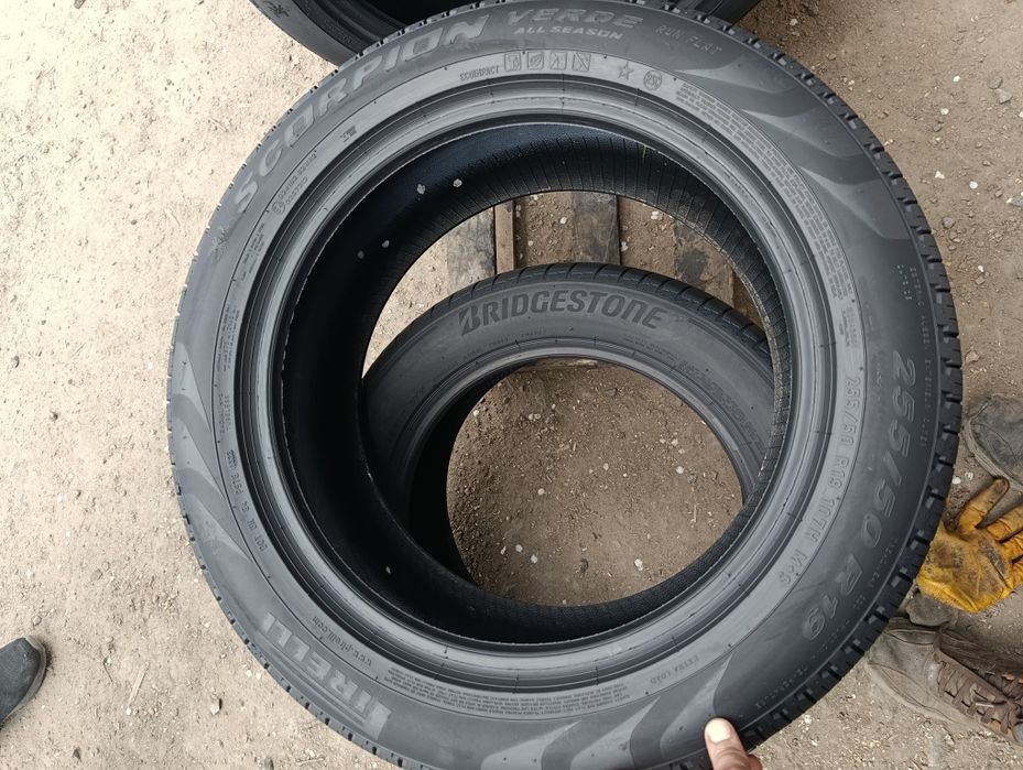 255/50/19 Pirelli scorpion run flat