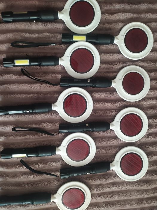 Ліхтарик, жезл, диск.