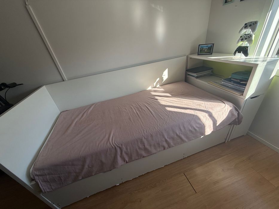 Cama solteiro completa, cabeceira, cama auxiliar .