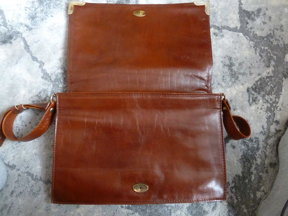 mała skórzana aktówka i skórzana torebka damska vintage