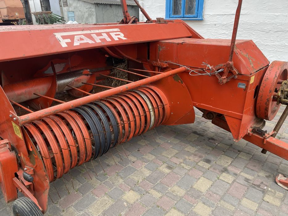 Продам  прес підбирач Fahr30