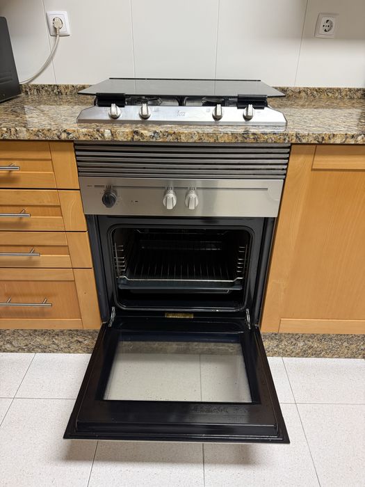 Placa a gás e Forno electrico Teka