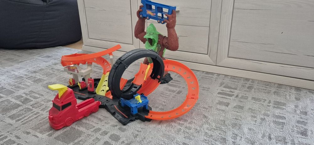 Ігровий Трек Hot Wheels + 5 машинок