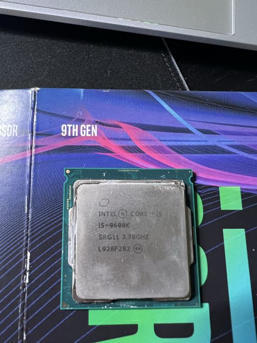 Vendo CPU I5 9600K