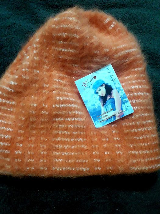 Зимние шапки нежные как пух. Новые. Шерсть 80%