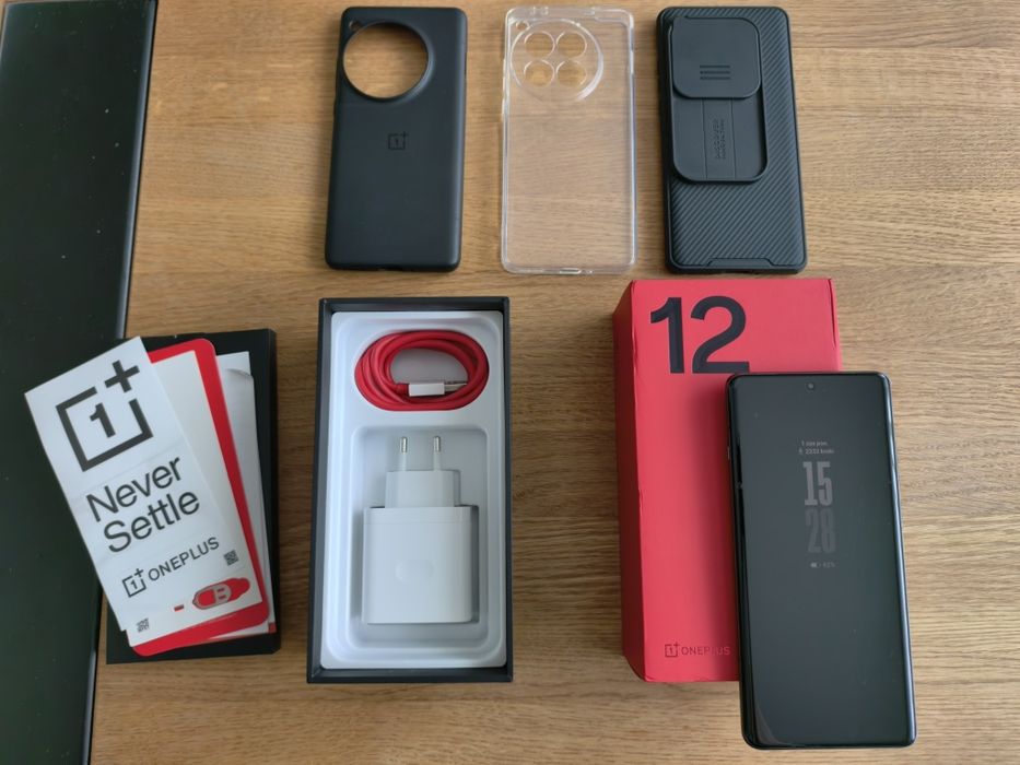 OnePlus 12 256 GB. Stan idealny. Ładowarka, 3 etui. Wersja globalna Czarny. esim, android auto